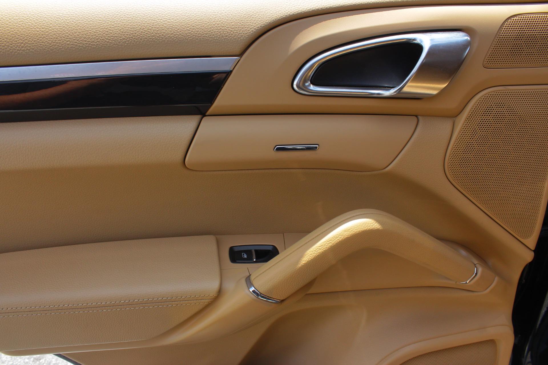 2014 Porsche Cayenne 56