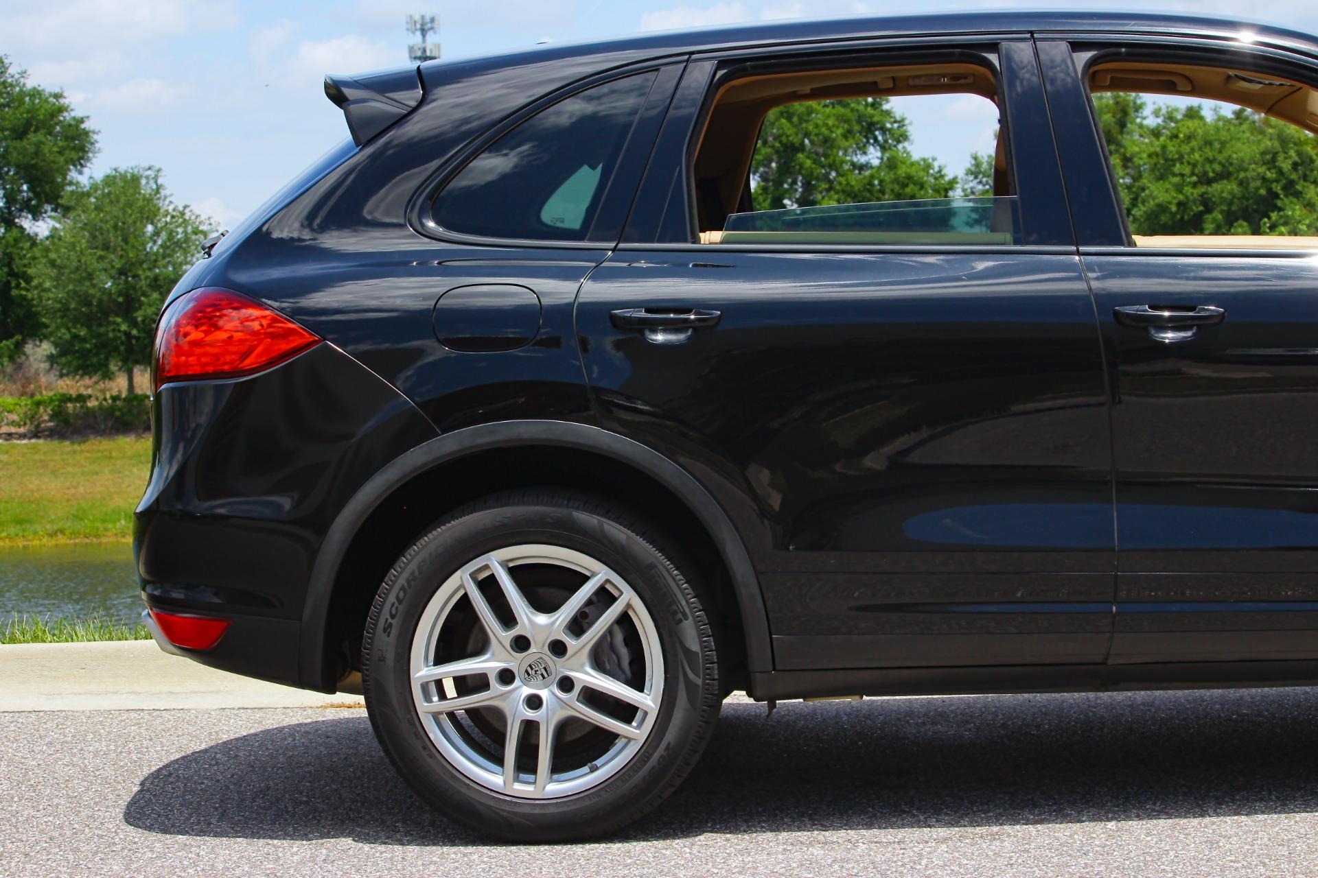 2014 Porsche Cayenne 43