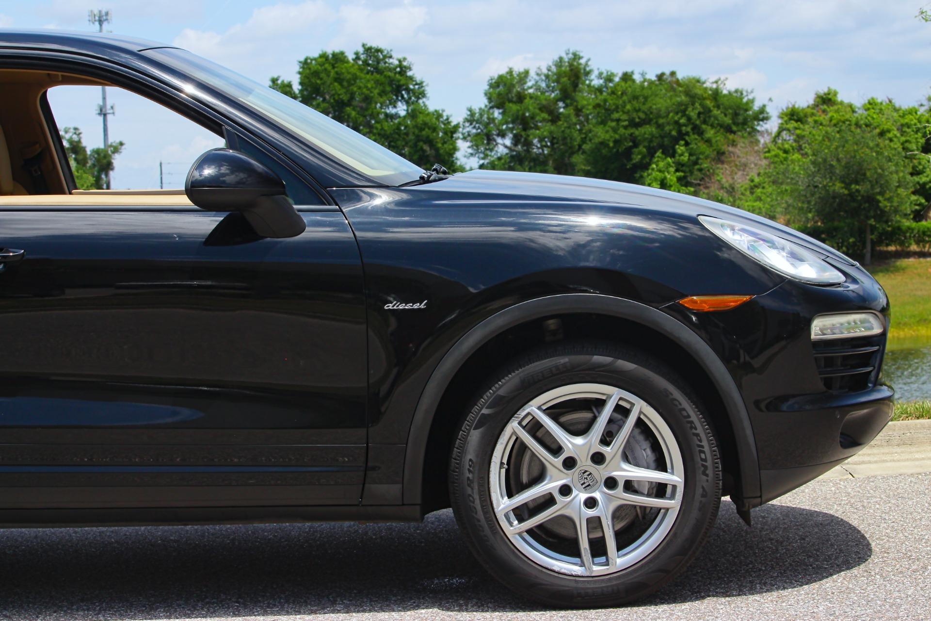 2014 Porsche Cayenne 42