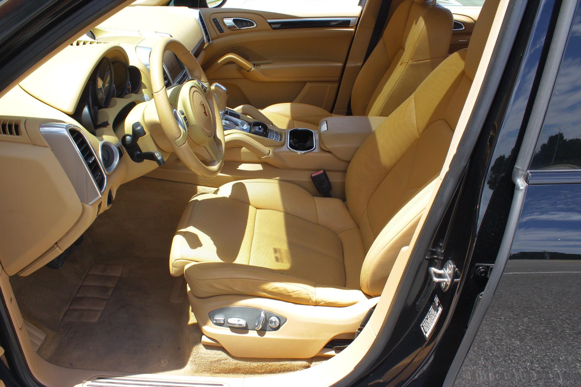 2014 Porsche Cayenne 9
