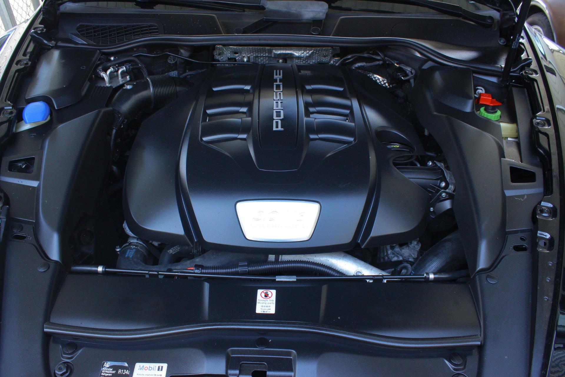 2014 Porsche Cayenne 13