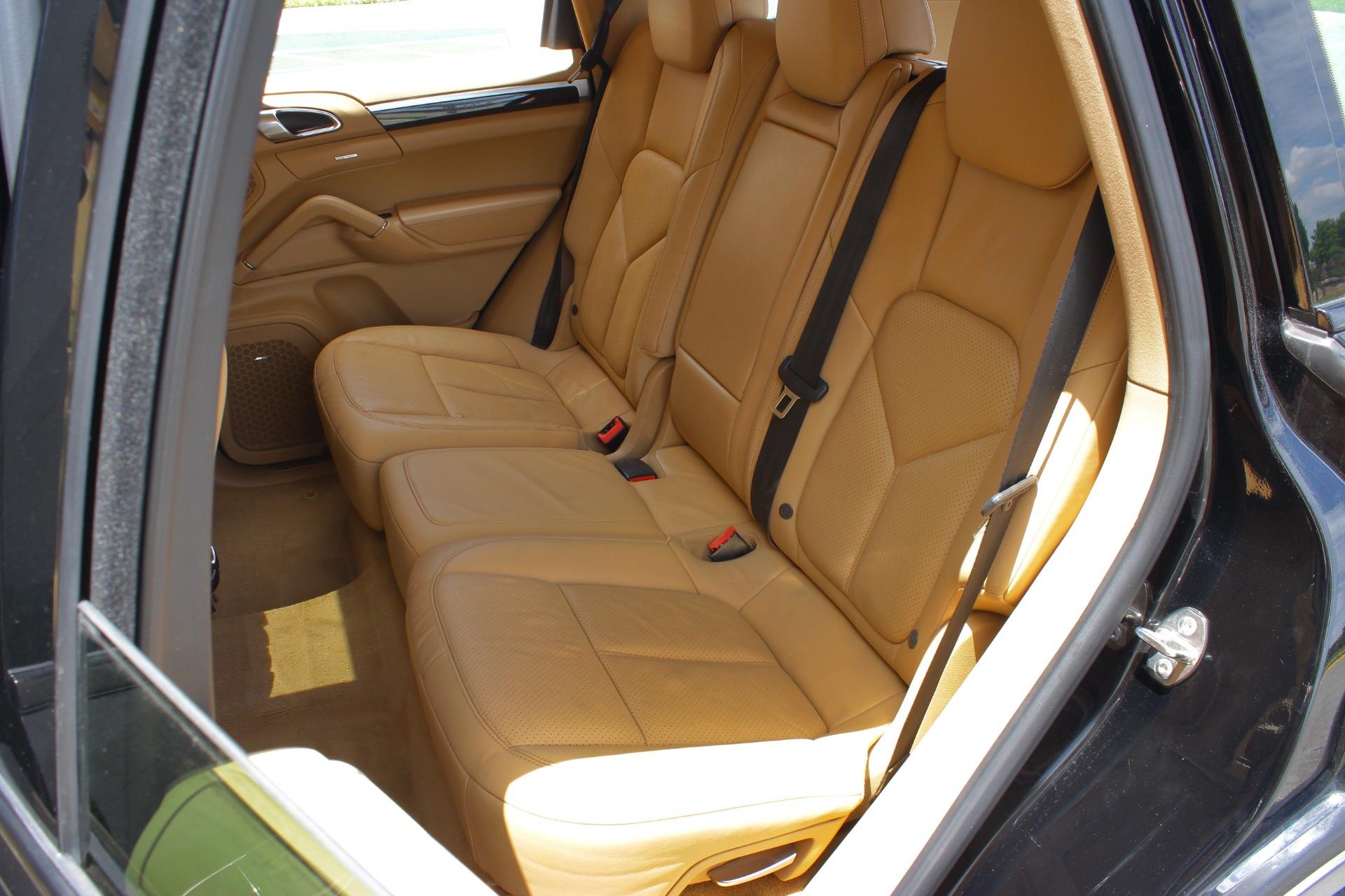 2014 Porsche Cayenne 12