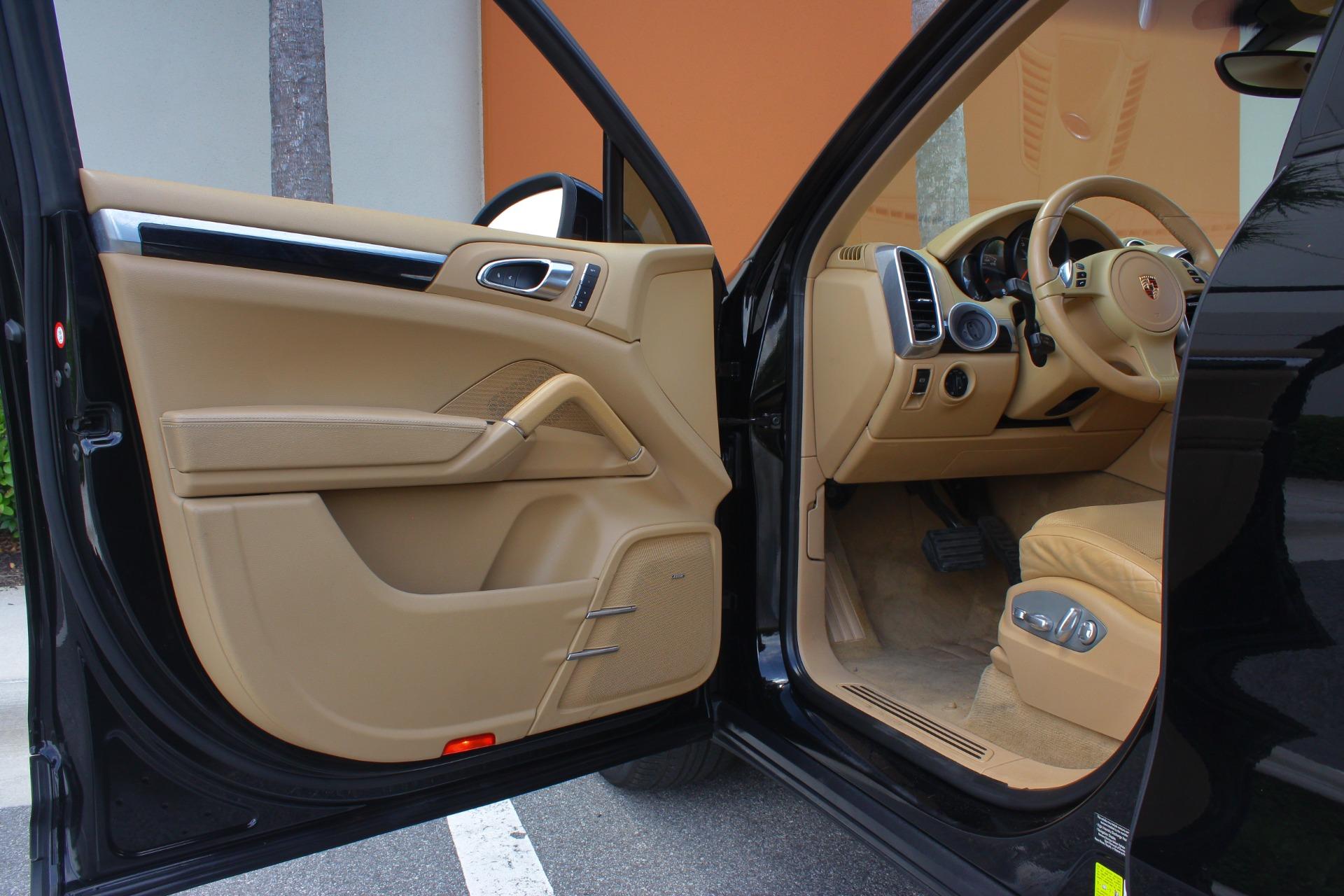 2014 Porsche Cayenne 47