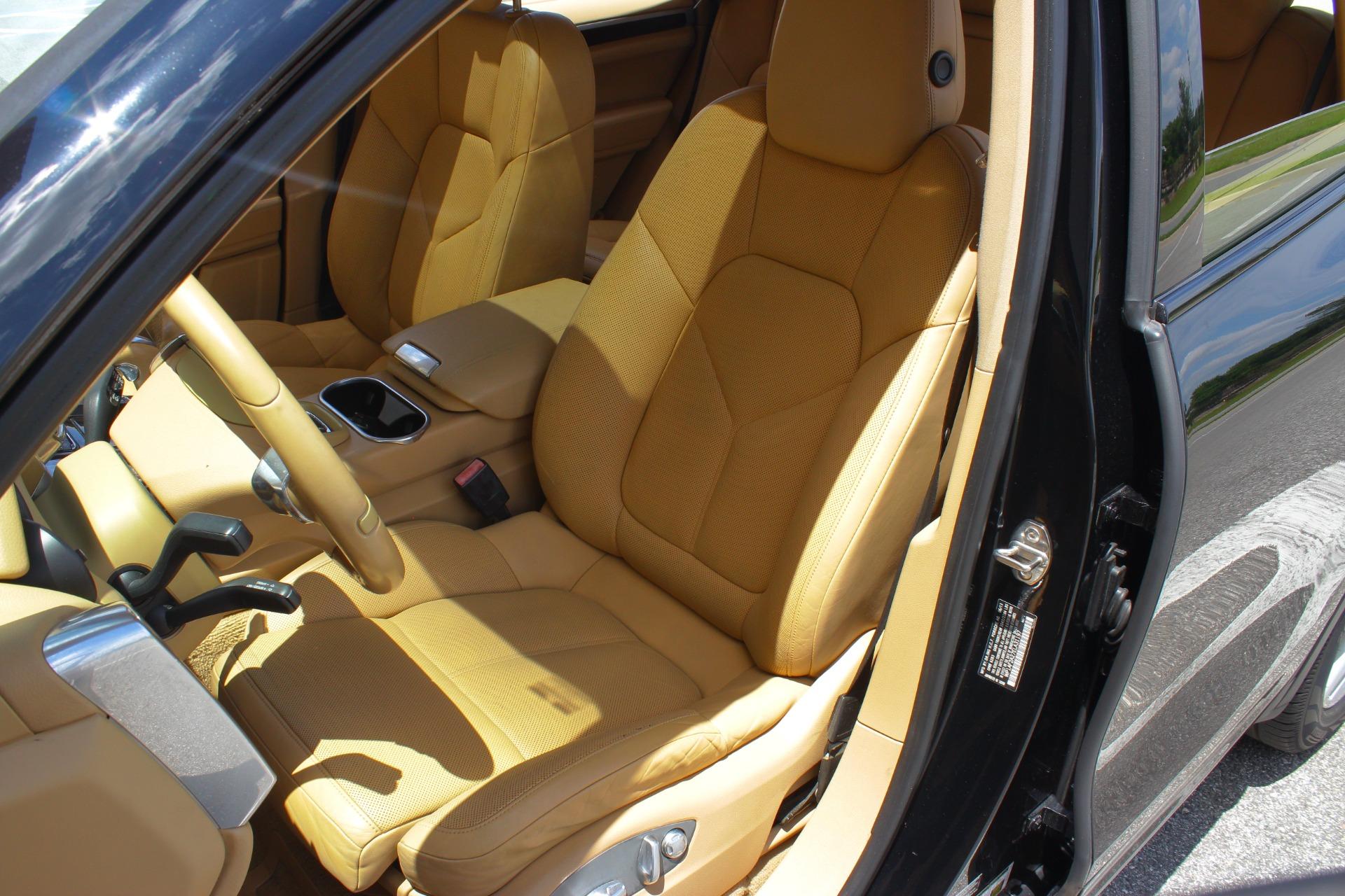 2014 Porsche Cayenne 52