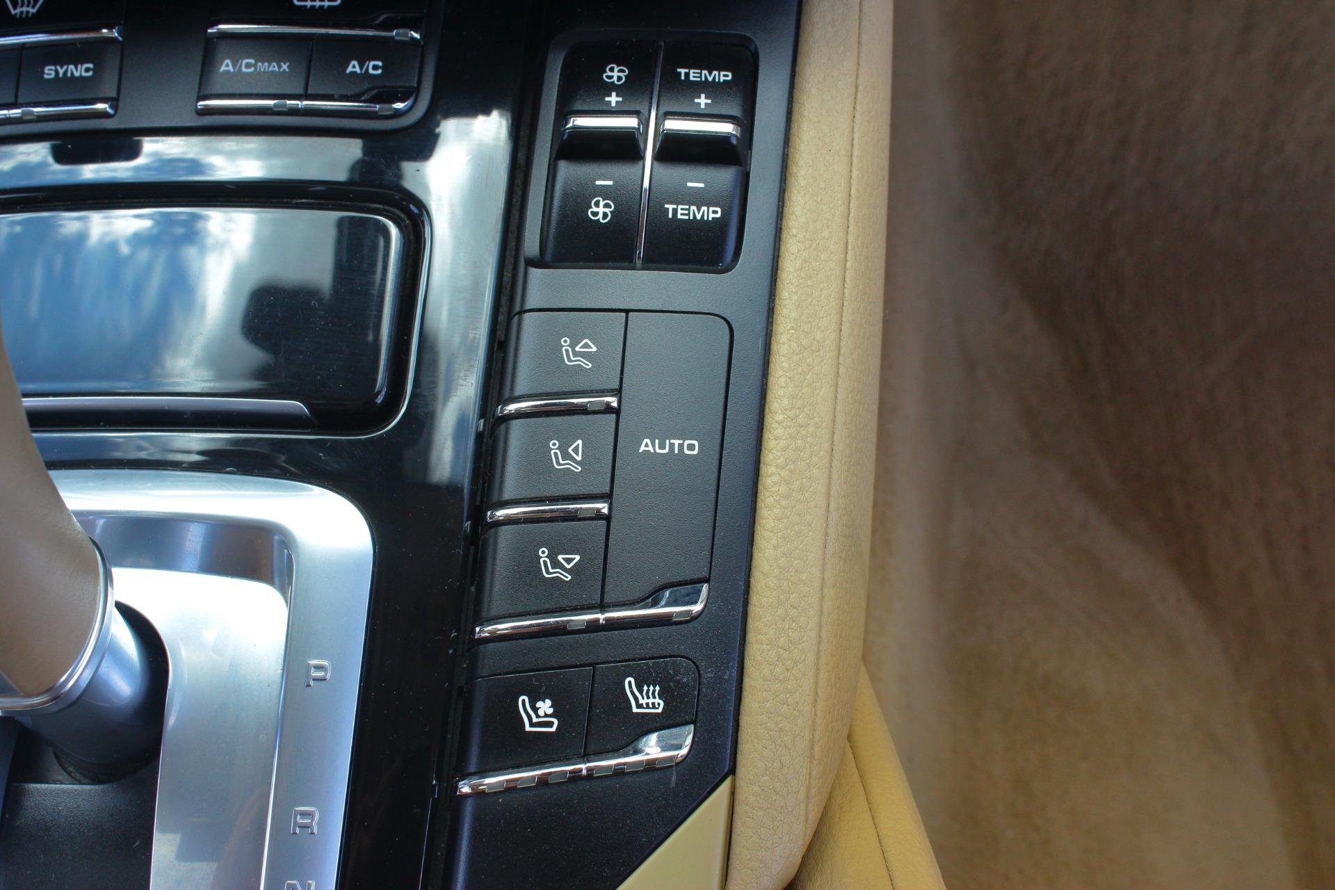 2014 Porsche Cayenne 74