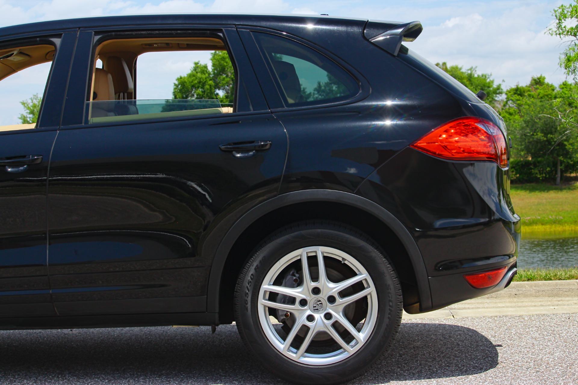 2014 Porsche Cayenne 26