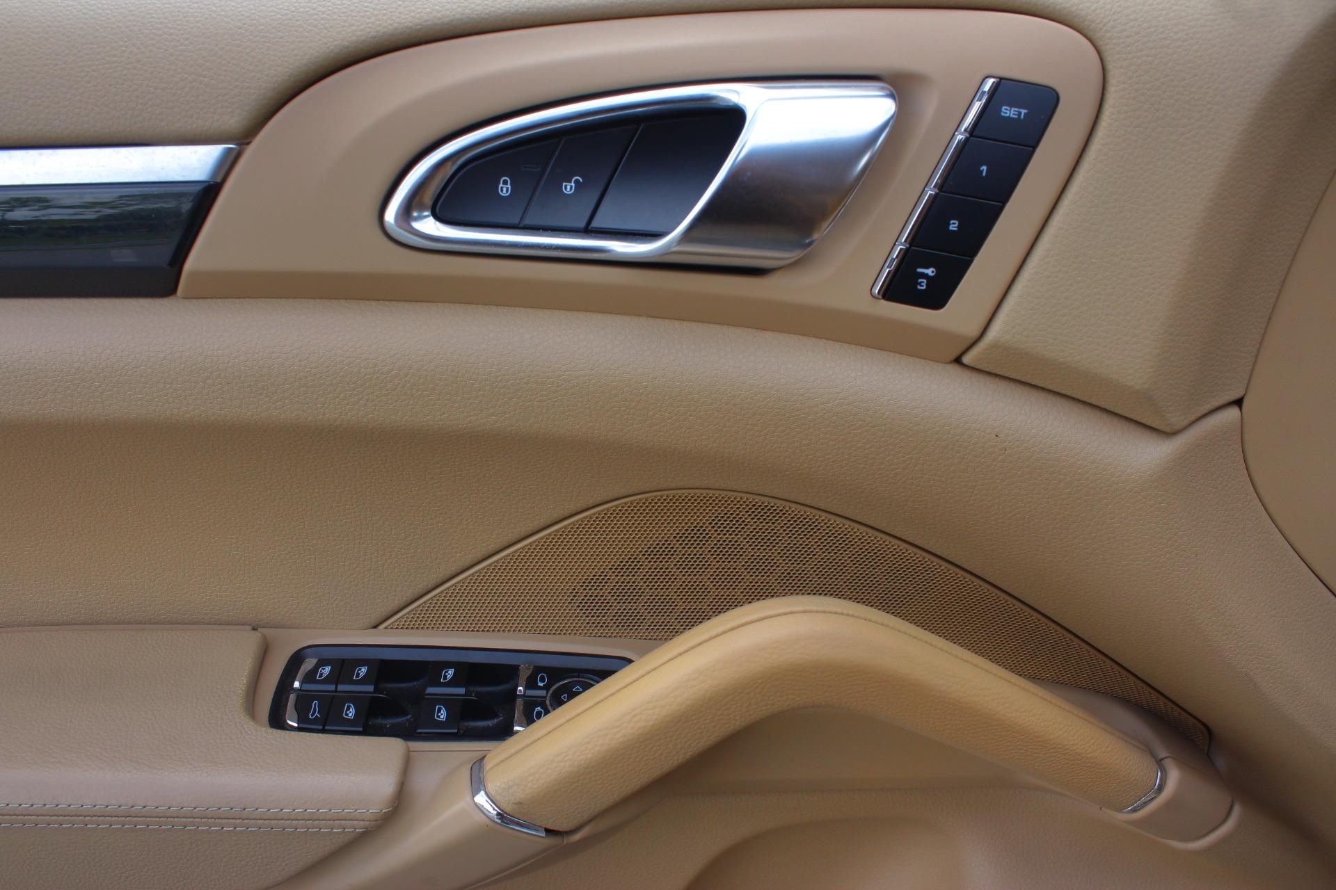 2014 Porsche Cayenne 49