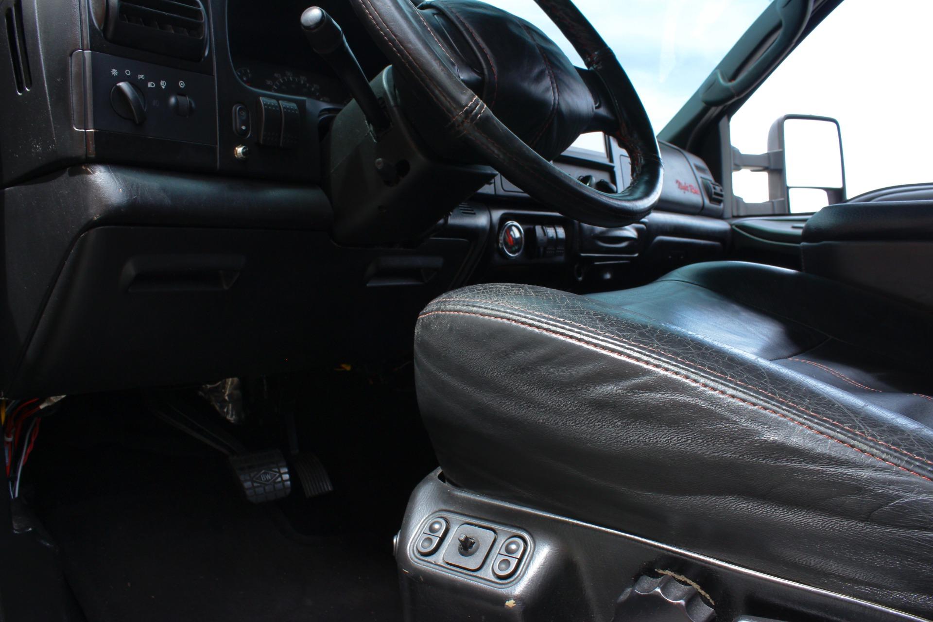 2012 Ford  F750 57