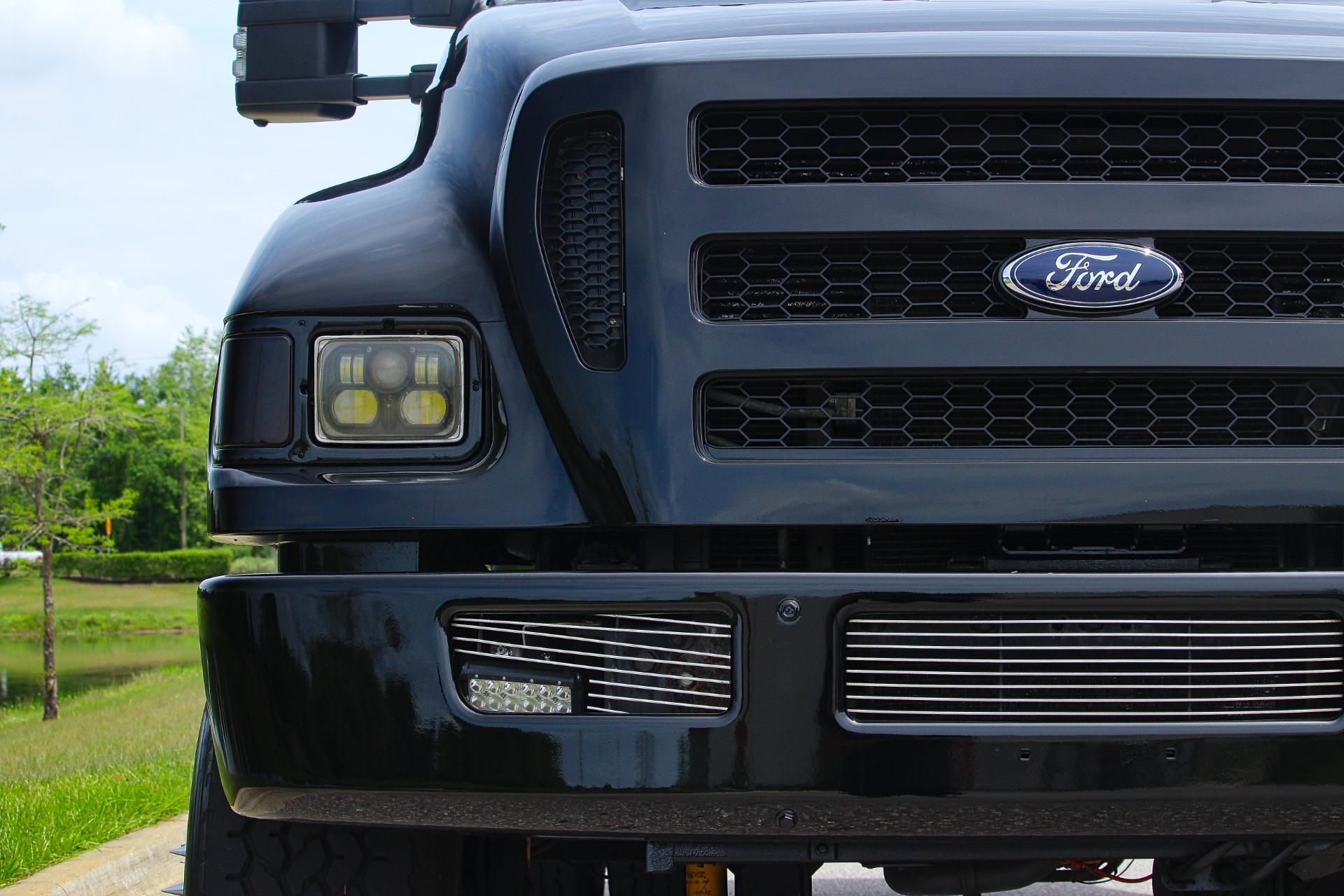 2012 Ford  F750 28