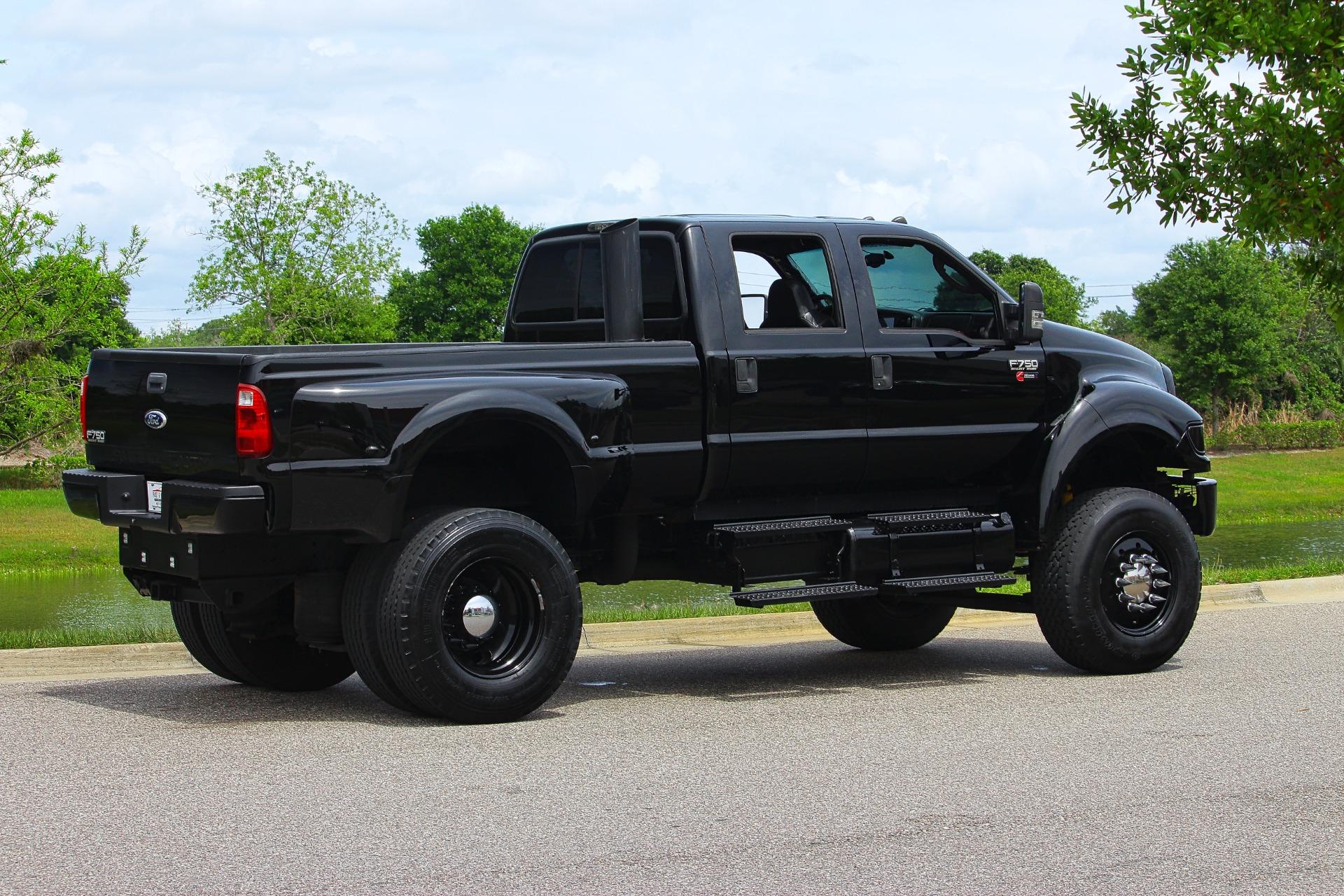 2012 Ford  F750 39
