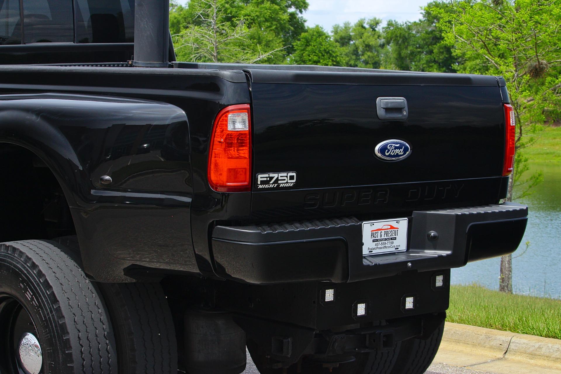 2012 Ford  F750 34