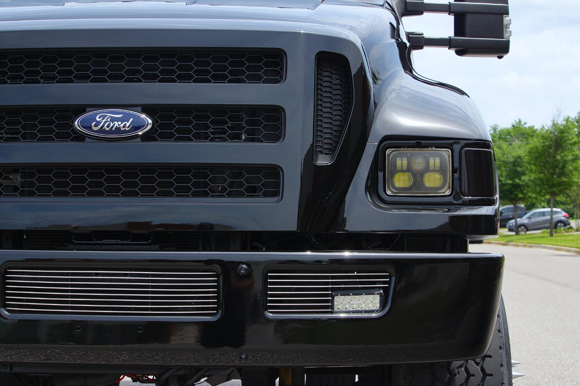2012 Ford  F750 29