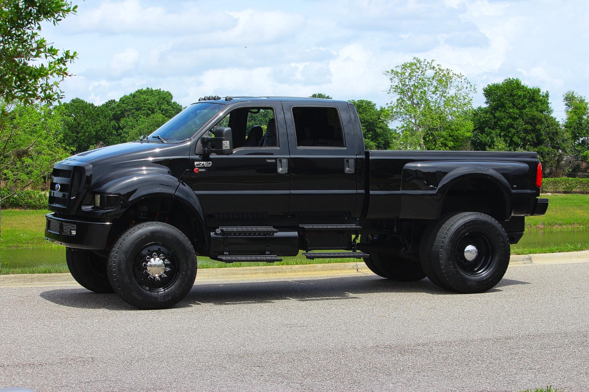 2012 Ford  F750 24