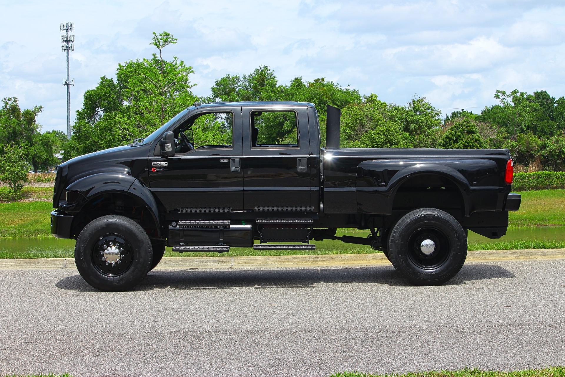 2012 Ford  F750 23