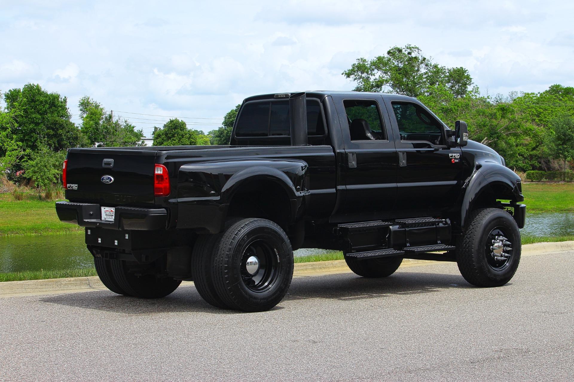 2012 Ford  F750 40