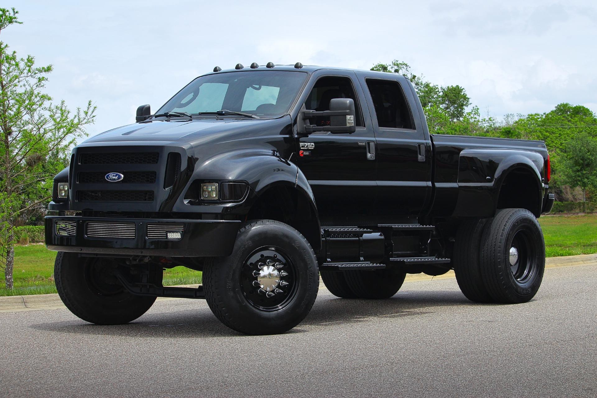 2012 Ford  F750 52