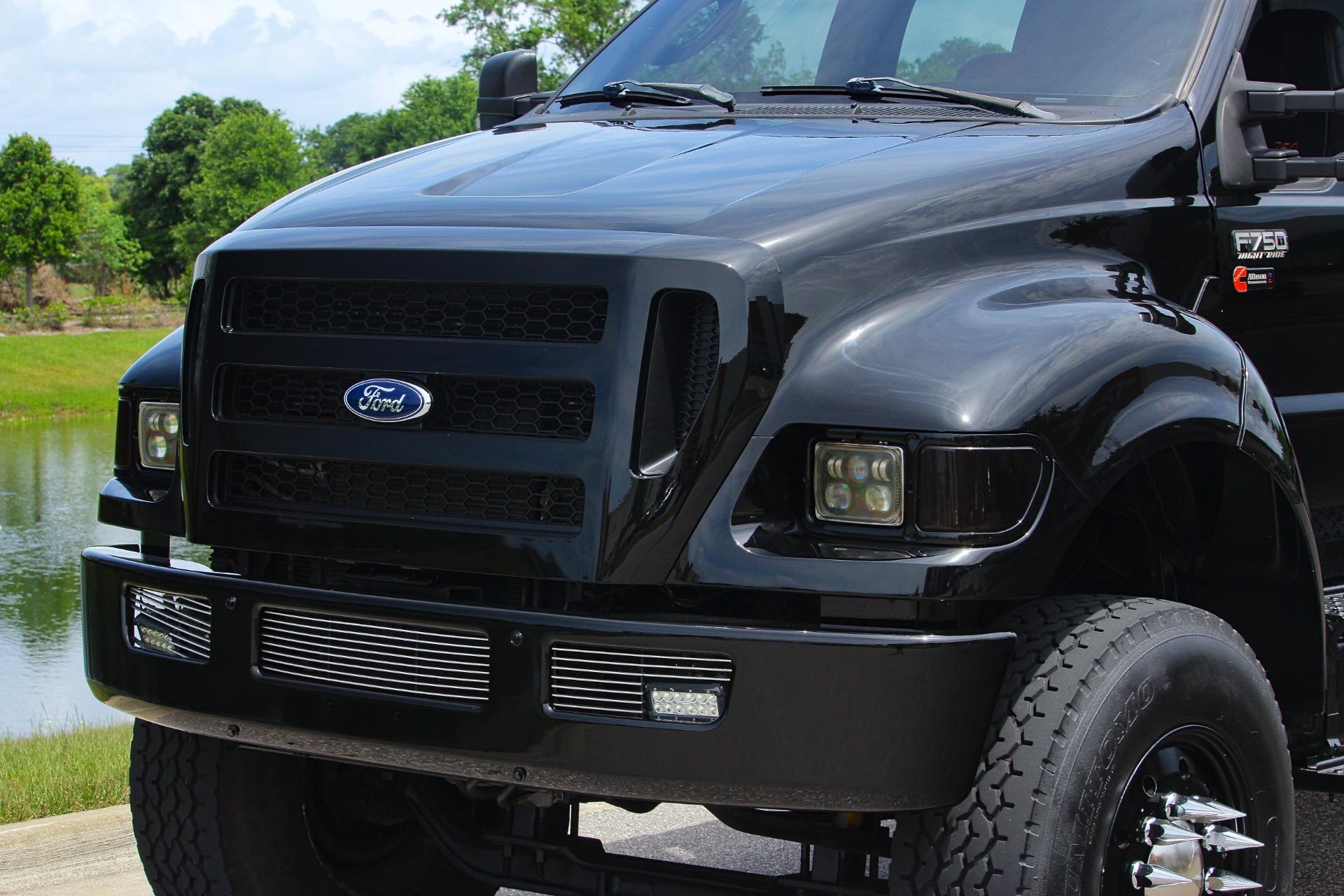 2012 Ford  F750 30