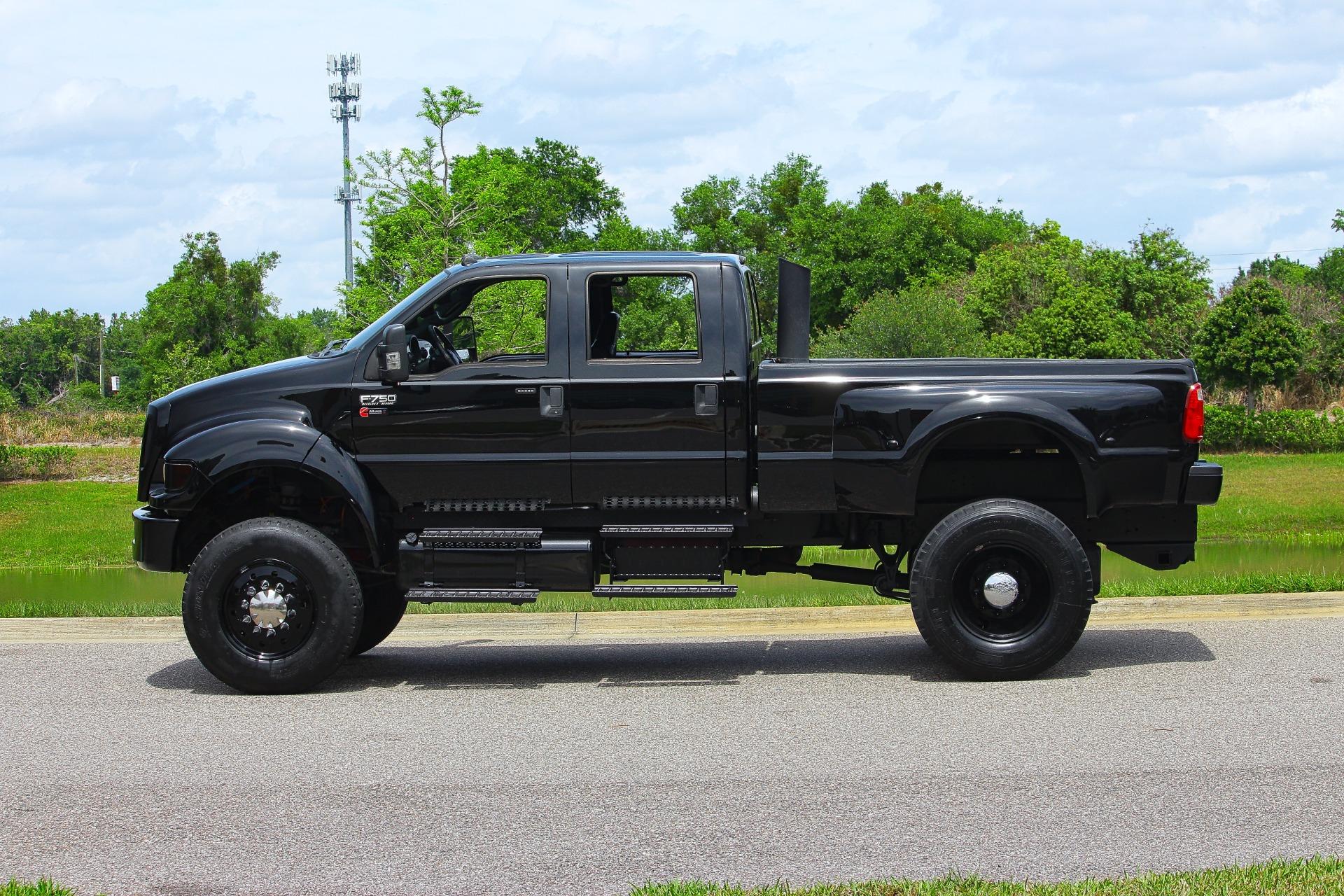 2012 Ford  F750 4