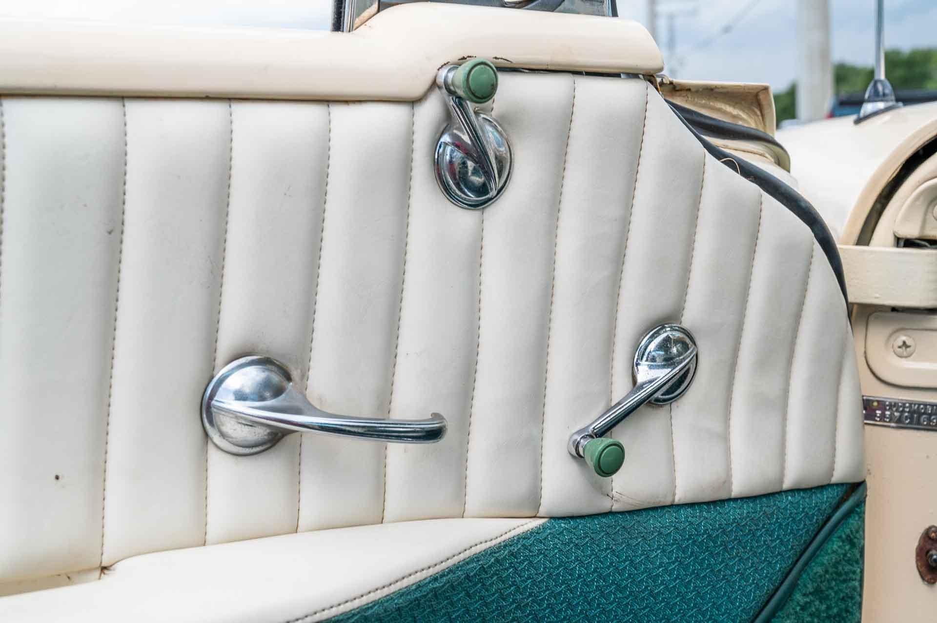 1955 Oldsmobile  Rocket 88 41