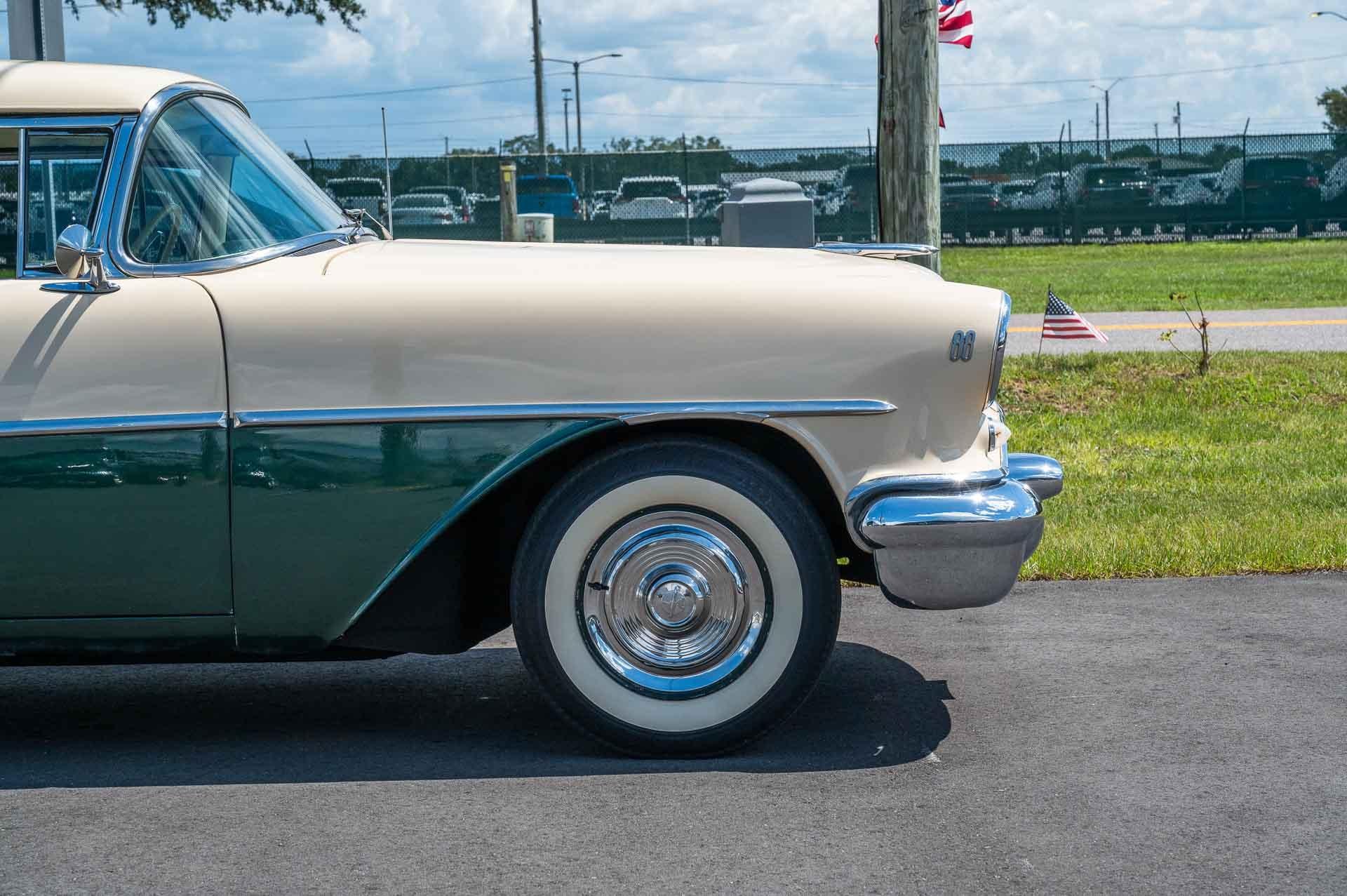 1955 Oldsmobile  Rocket 88 30