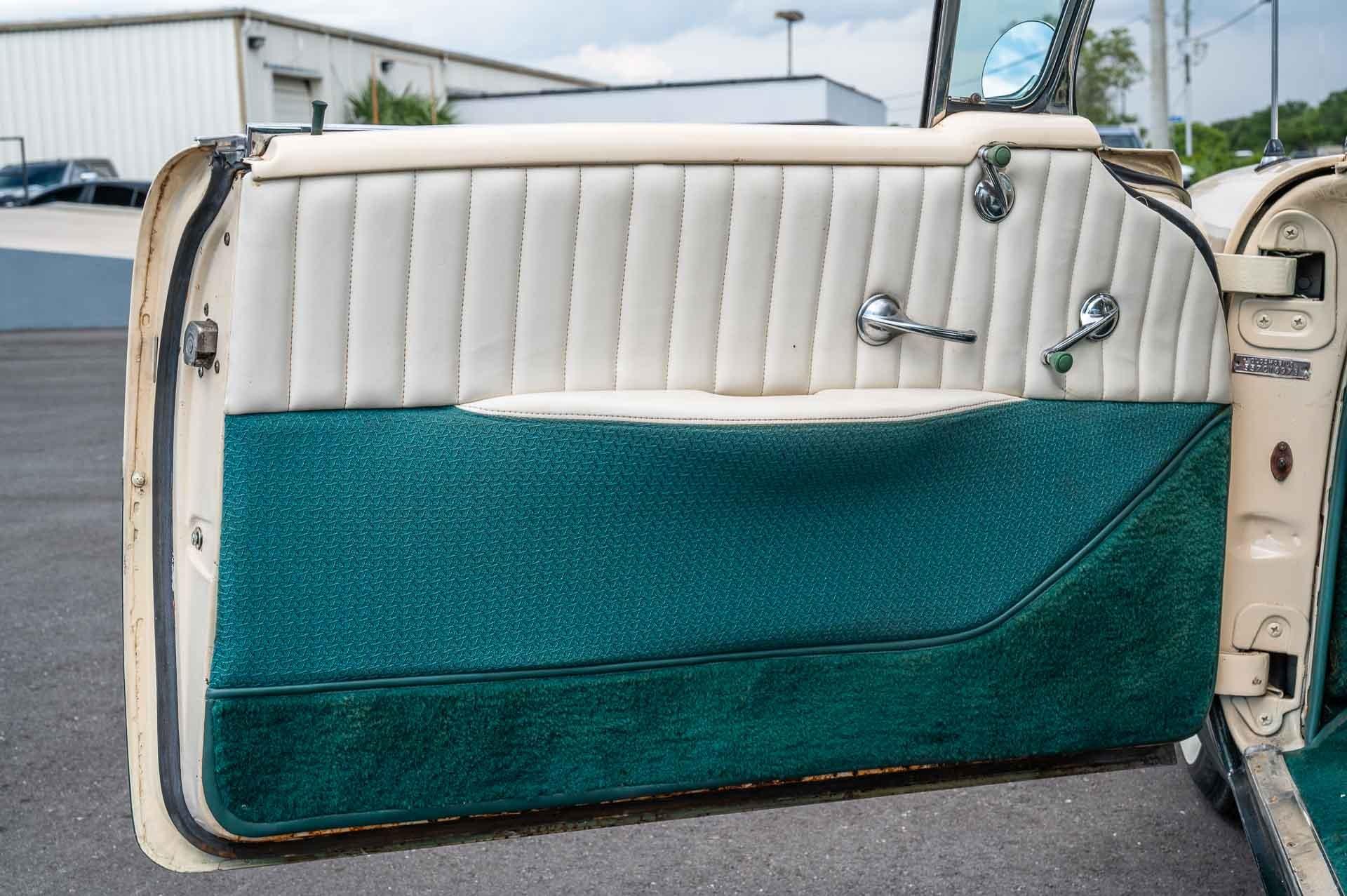 1955 Oldsmobile  Rocket 88 40