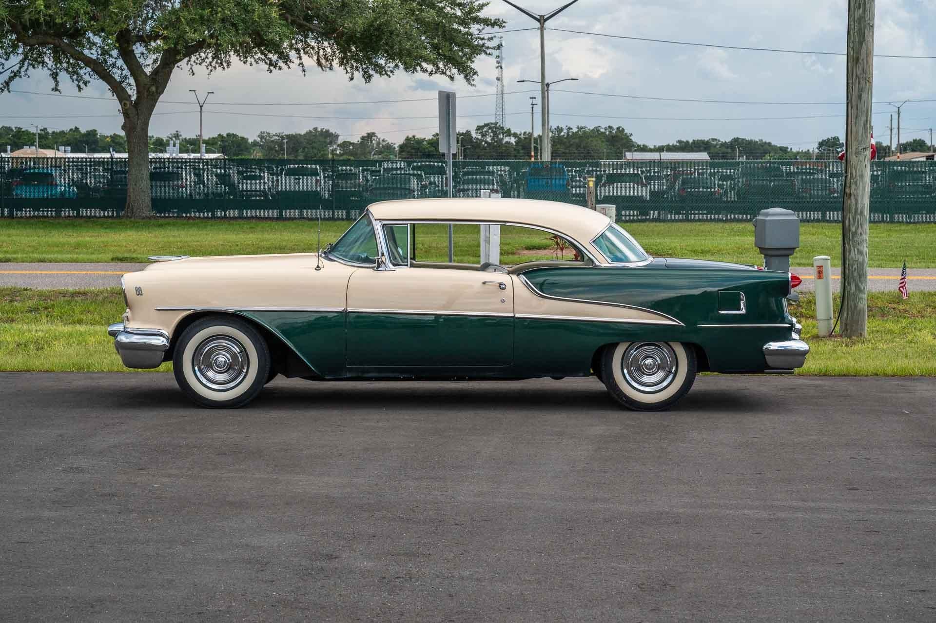 1955 Oldsmobile  Rocket 88 2
