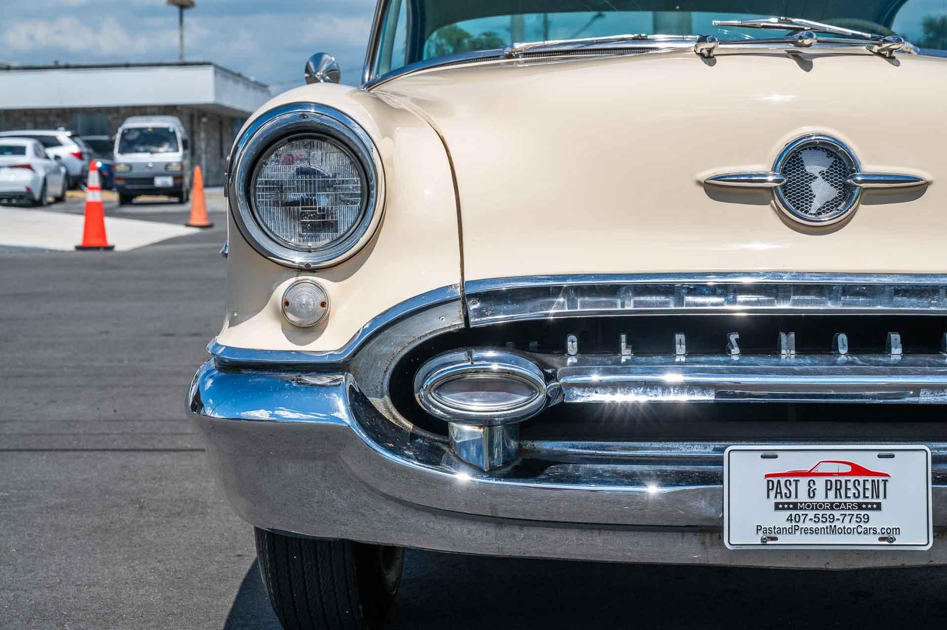 1955 Oldsmobile  Rocket 88 37