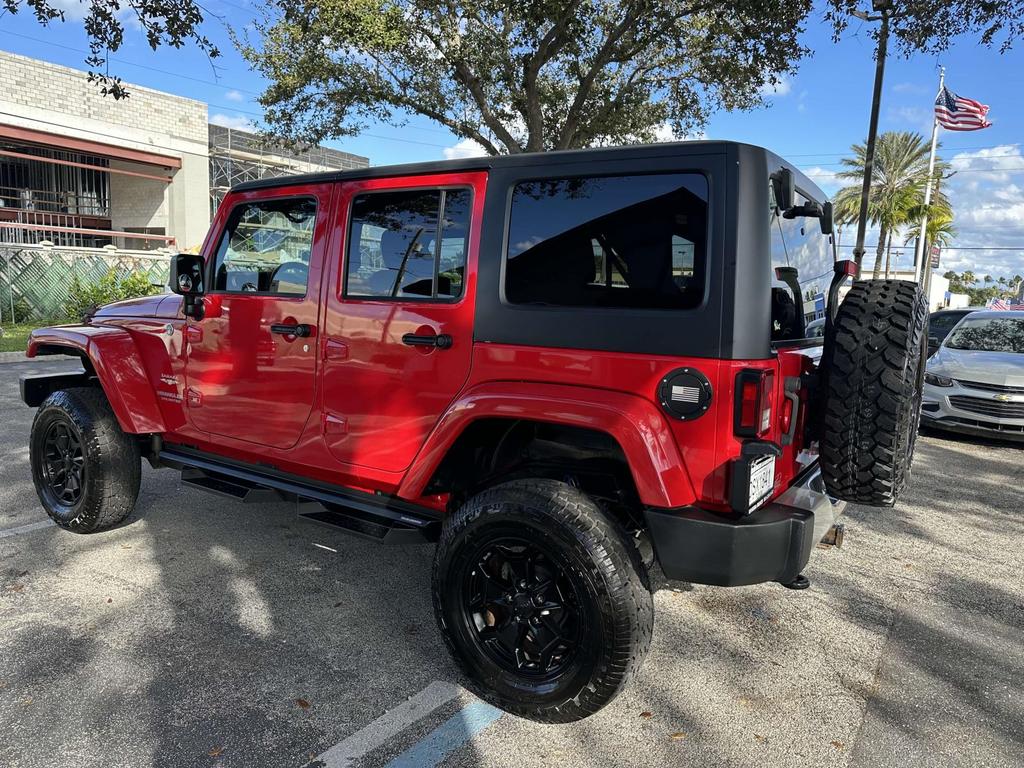 2011 Jeep Wrangler Unlimited Sahara photo 2