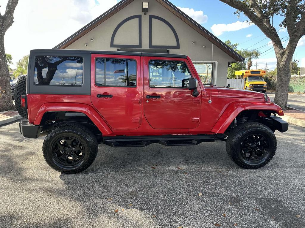 2011 Jeep Wrangler Unlimited Sahara photo 5