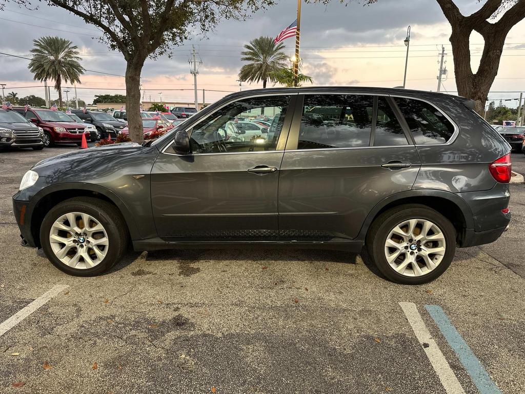 2013 BMW X5 xDrive35i Premium photo 3