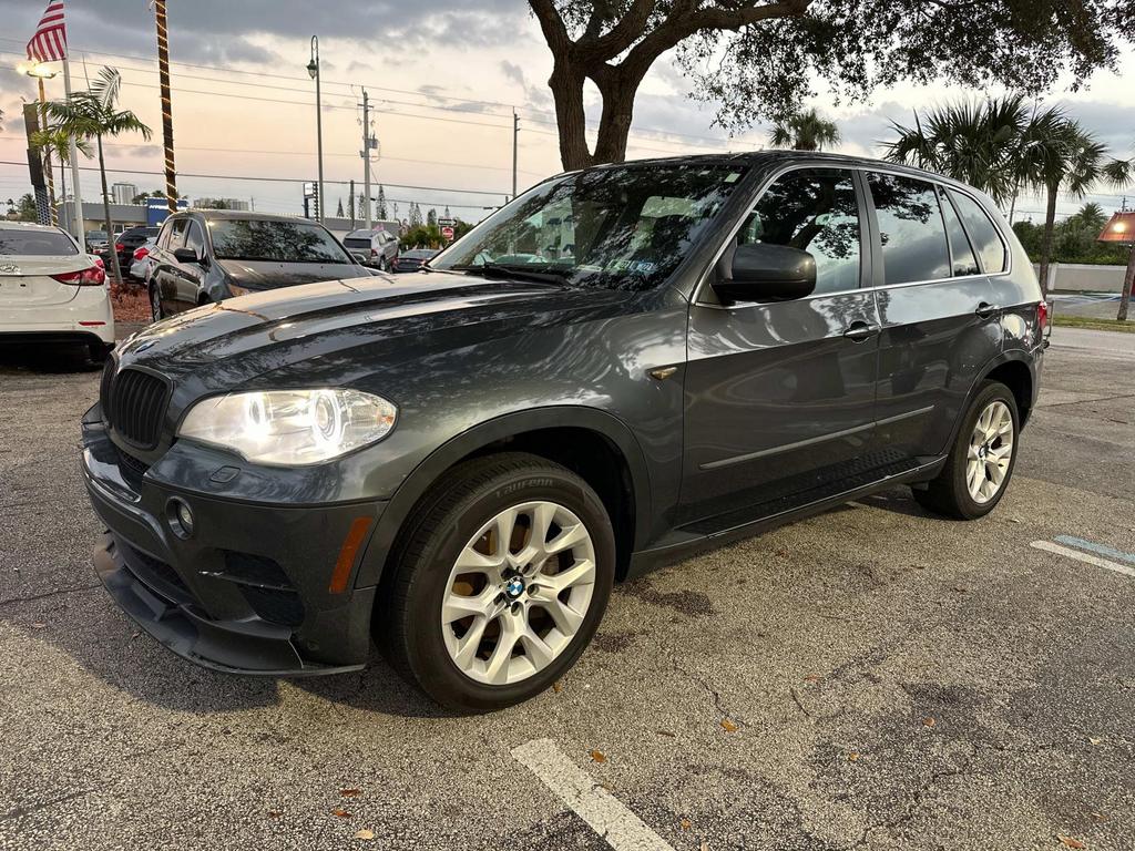 2013 BMW X5 xDrive35i Premium photo 2