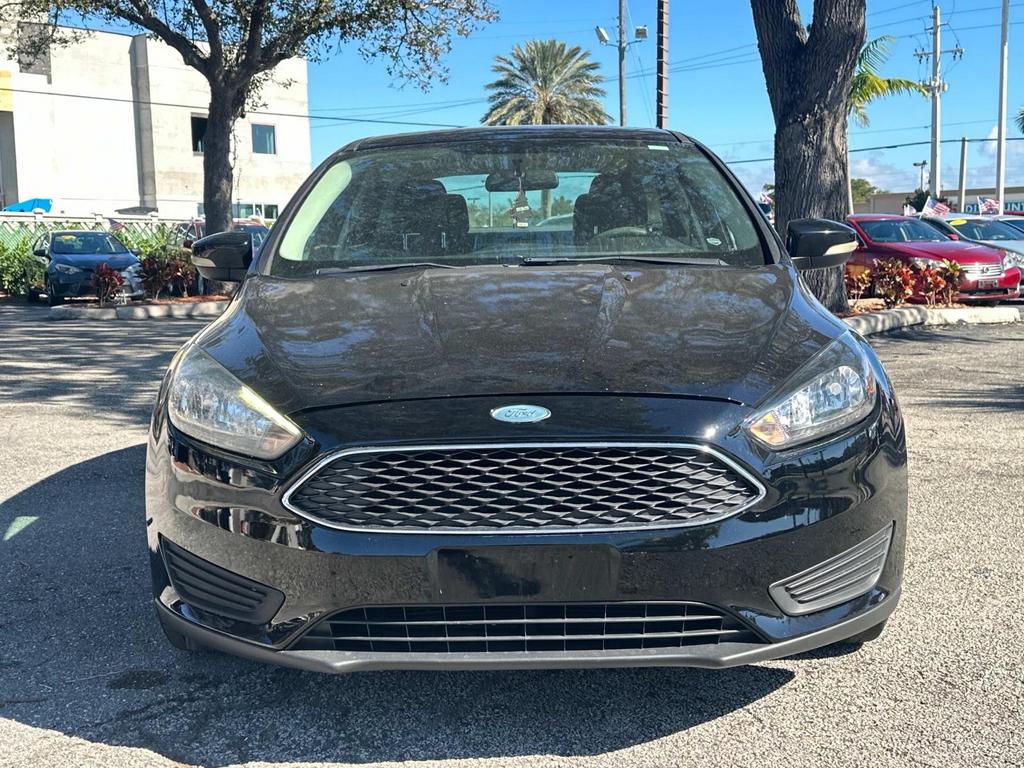 2017 Ford Focus SEL photo 2