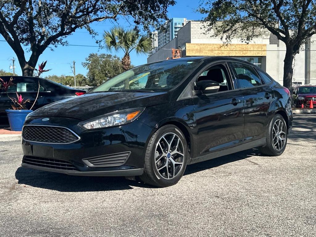 2017 Ford Focus SEL photo 1