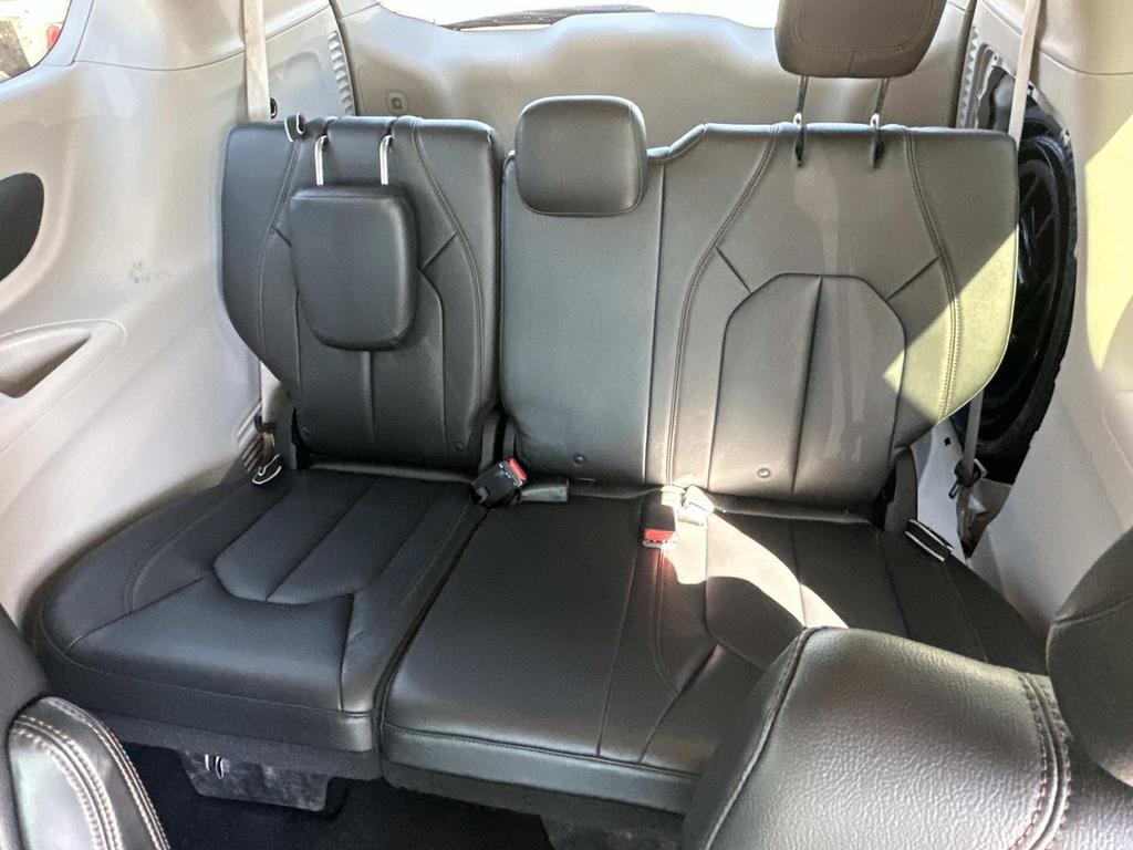 2017 Chrysler Pacifica Touring-L - Photo 16