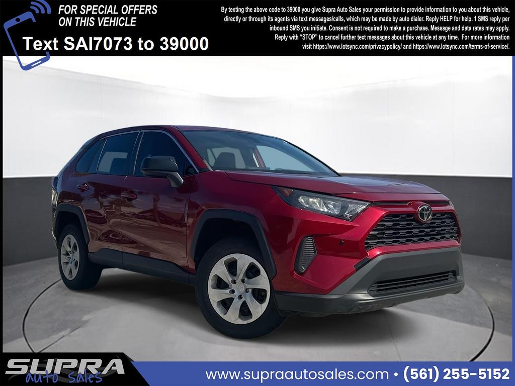 2022 Toyota RAV4 LE's photo