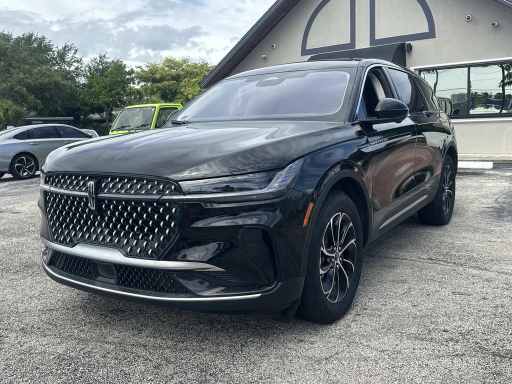 2025 Lincoln Nautilus Premiere AWD's photo