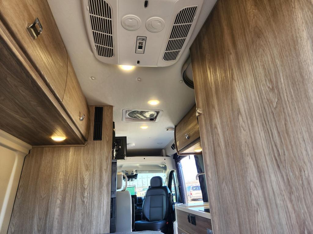 2023 Travato/59GL/2023 image-13