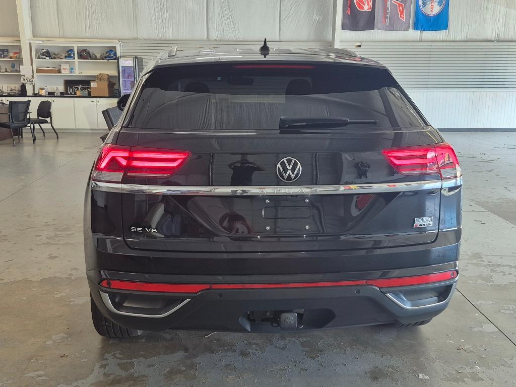 2022 Volkswagen Atlas Cross Sport SE - 2