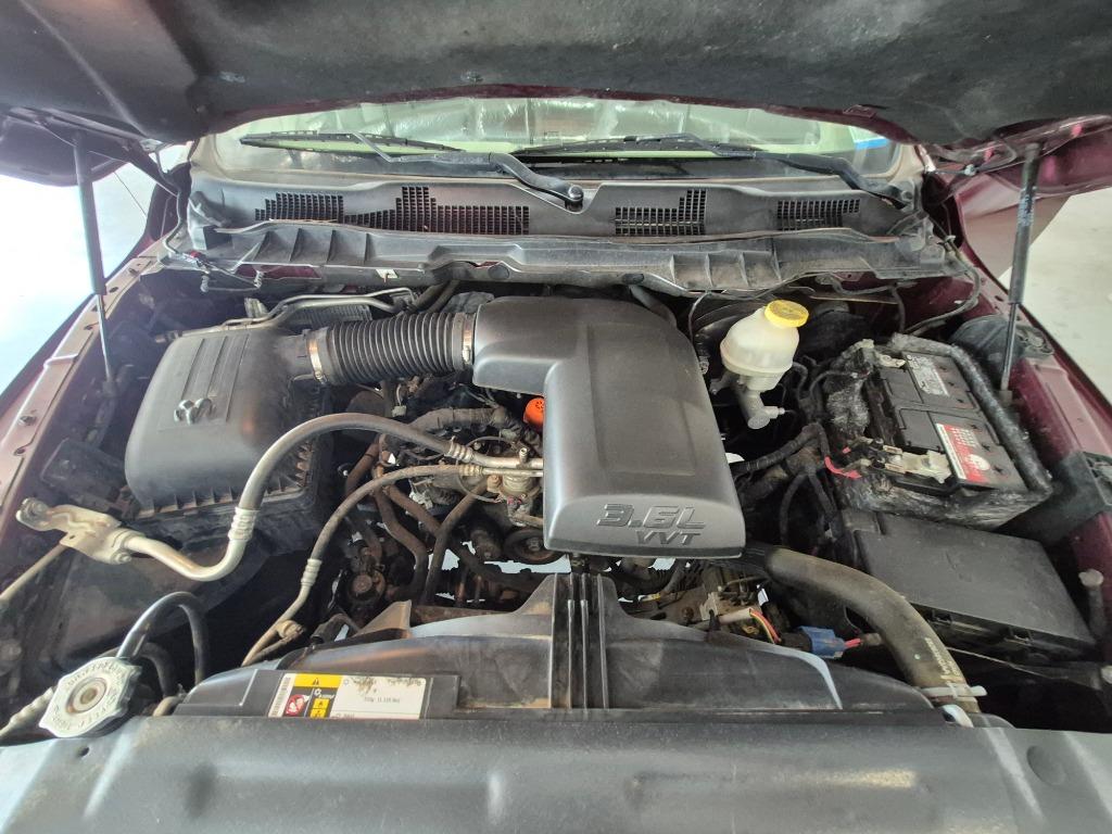 2017 Ram 1500 SLT - 9