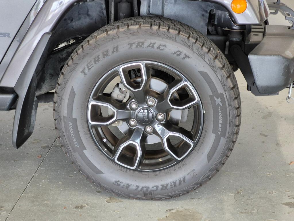 2017 Jeep Wrangler Sahara - 8