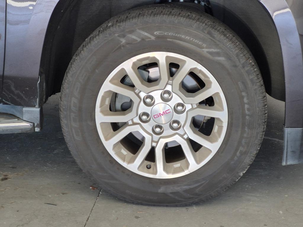 2016 GMC Yukon XL 1500 SLE - 8