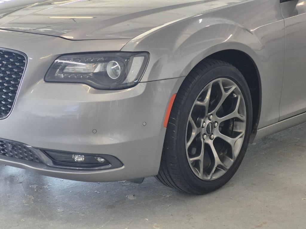 2018 Chrysler 300 S - 6