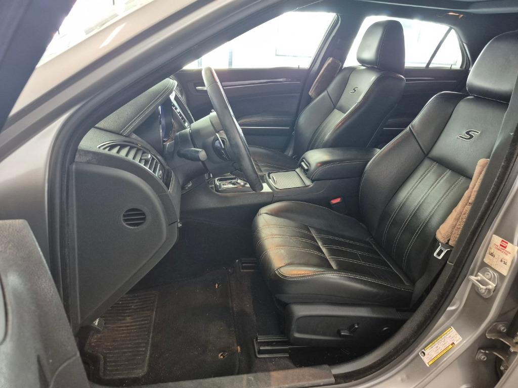 2018 Chrysler 300 S - 9
