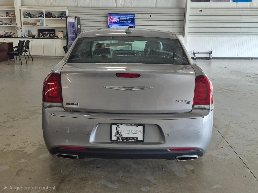 2018 Chrysler 300 S - 3