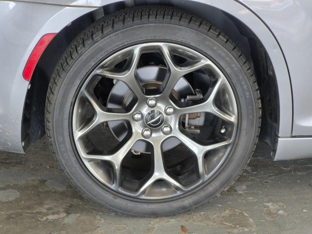 2018 Chrysler 300 S - 7