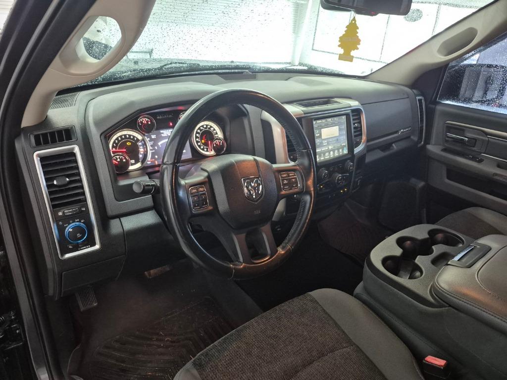 2017 Ram 1500 SLT - 11