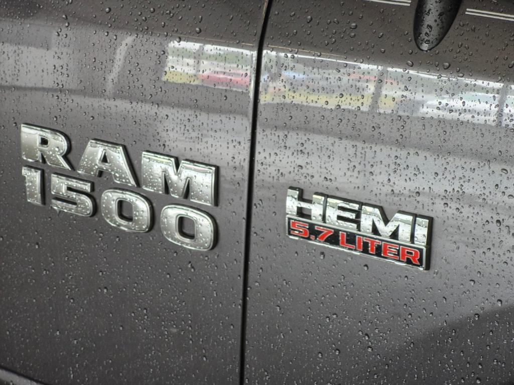 2017 Ram 1500 SLT - 9