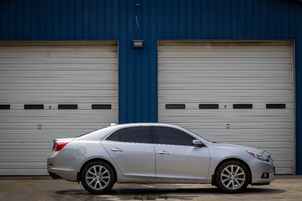 2014 Chevrolet Malibu LTZ photo 3