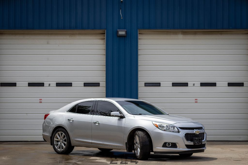 2014 Chevrolet Malibu LTZ photo 2
