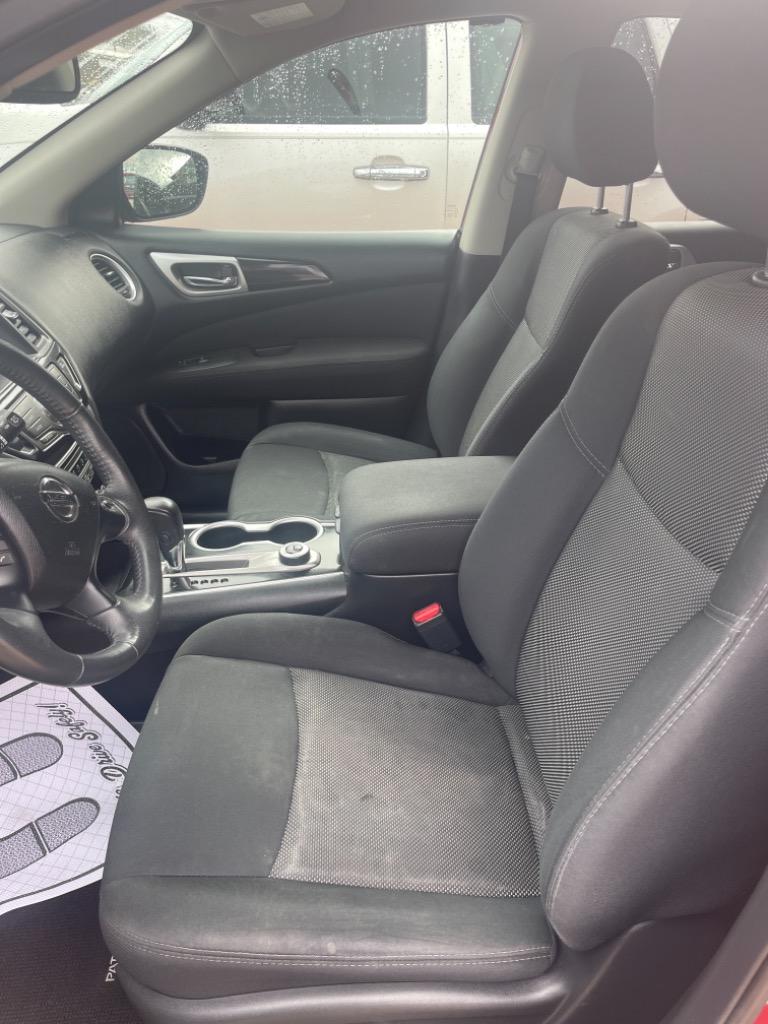 2017 Nissan Pathfinder SV photo